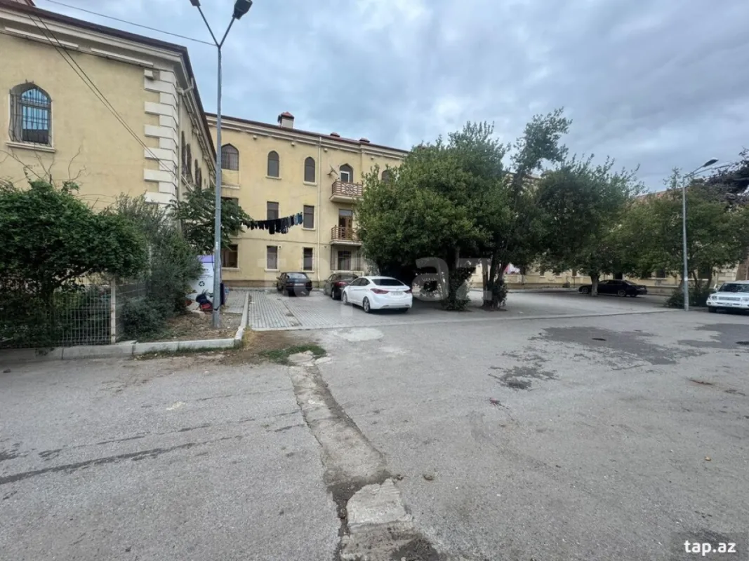 Satılır 5 otaqlı yeni tikili 100 m²