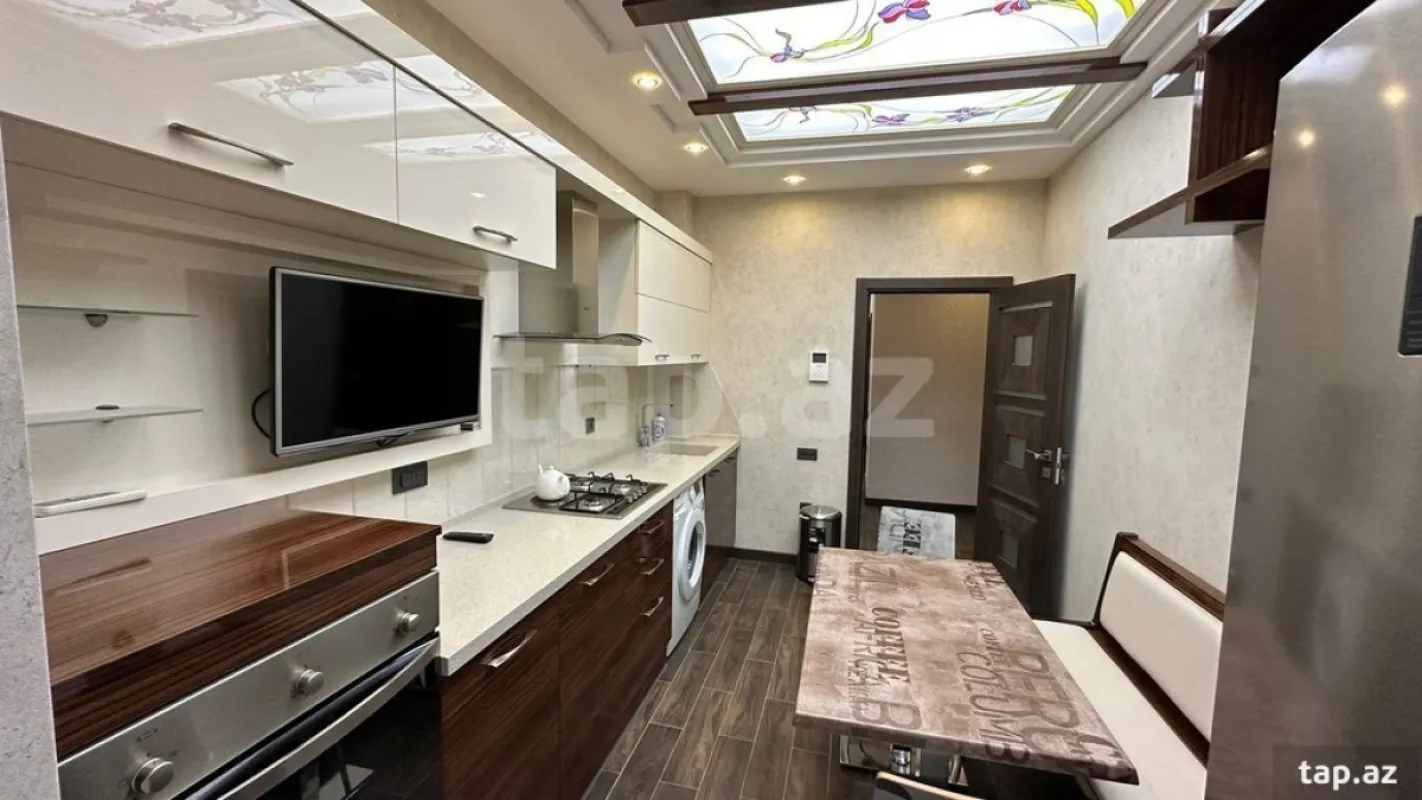 Kirayə verilir 2 otaqlı yeni tikili 100 m²