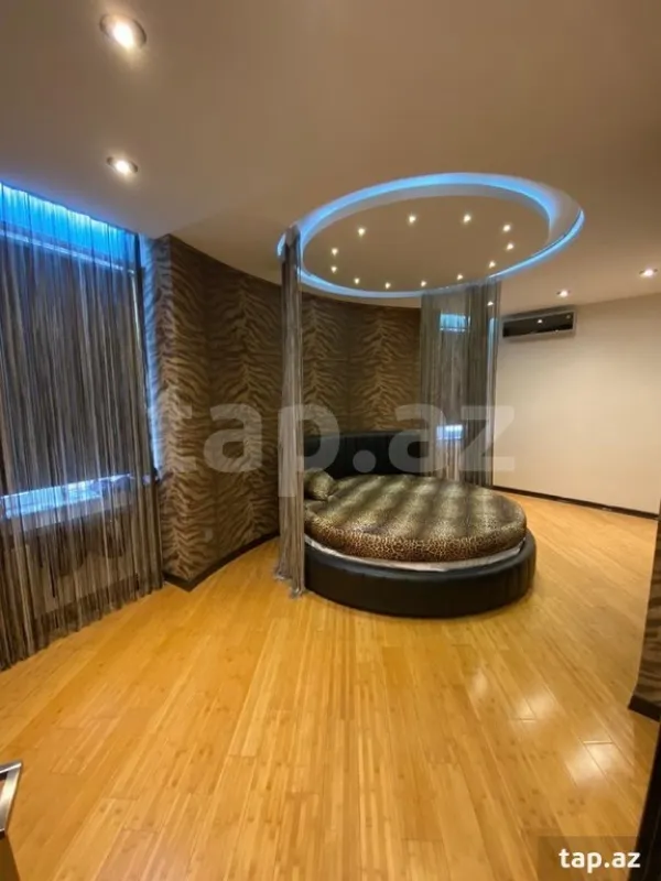 Kirayə verilir 3 otaqlı yeni tikili 120 m²