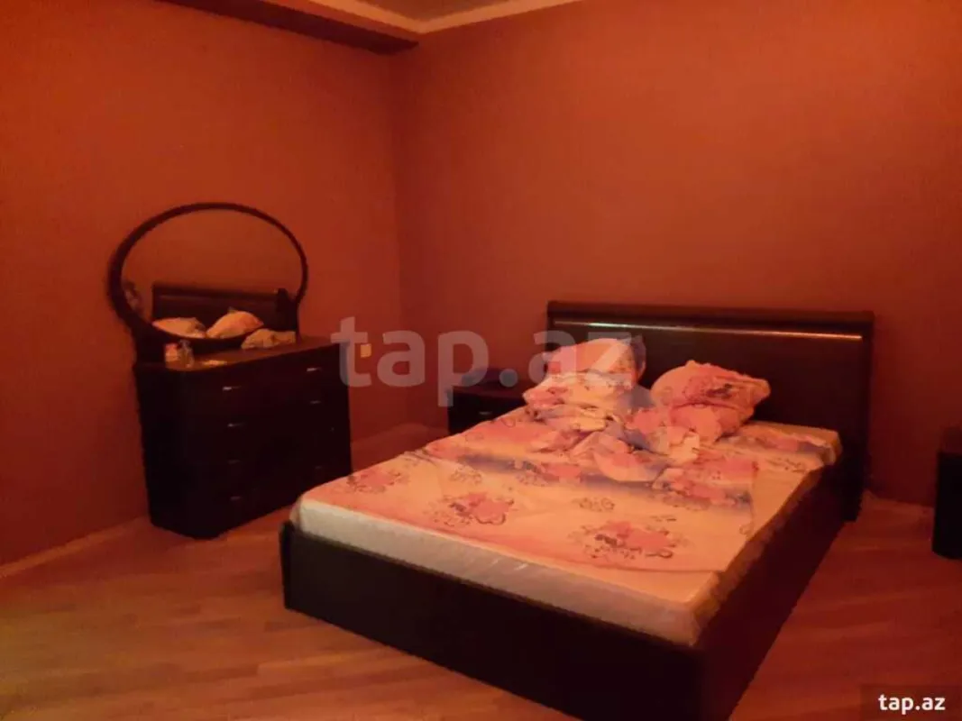 Satılır 4 otaqlı yeni tikili 150 m²