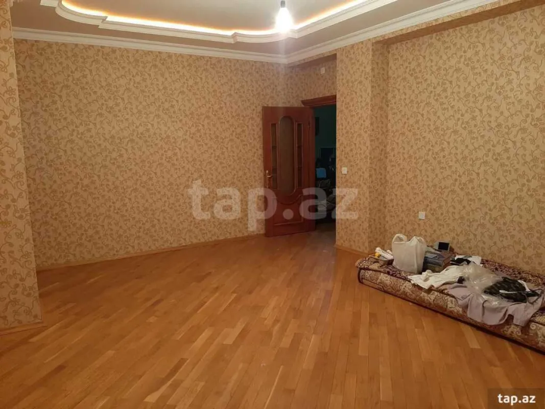 Satılır 4 otaqlı yeni tikili 150 m²