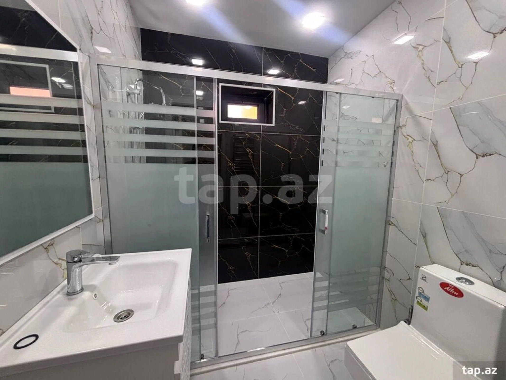 Satılır 4 otaqlı həyət evi