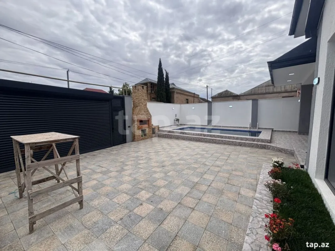 Satılır 4 otaqlı həyət evi