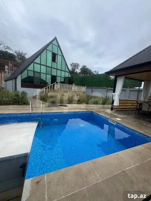 Kirayə verilir 4 otaqlı həyət evi 208 m²