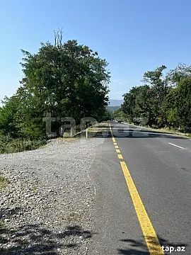 Satılır torpaq sahəsi — Şəki