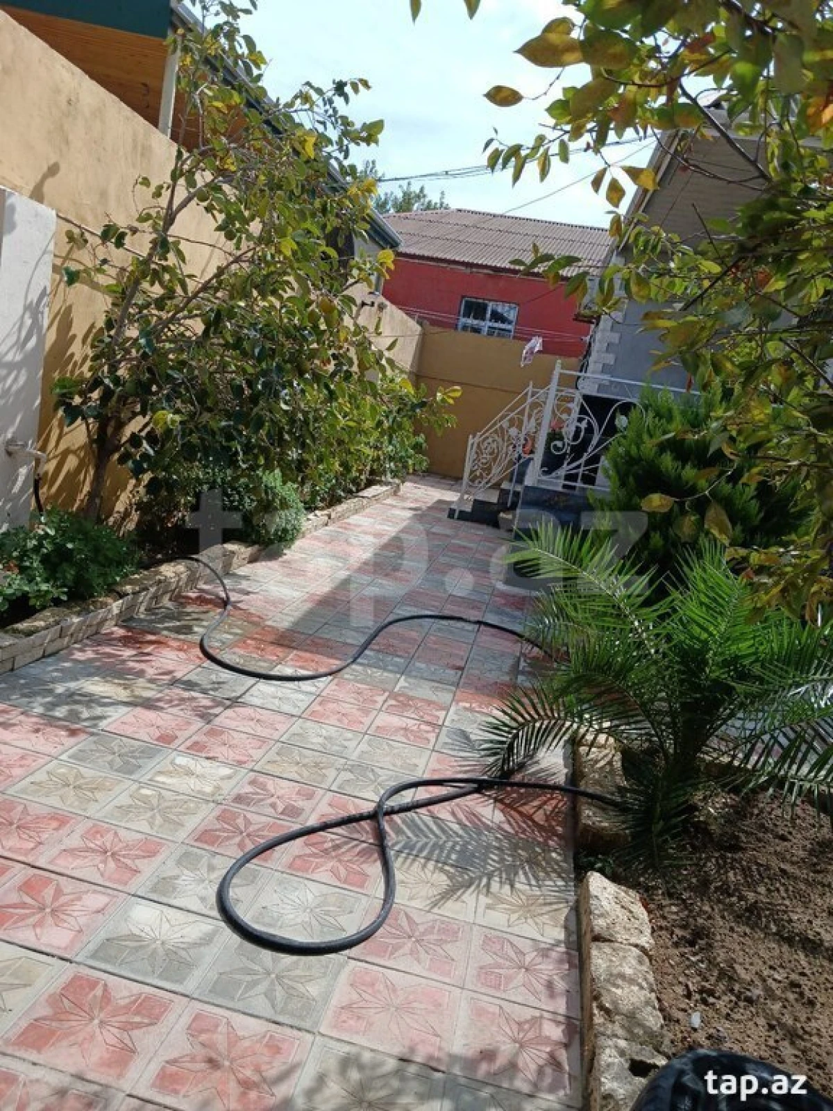 Satılır 2 otaqlı həyət evi 72 m²