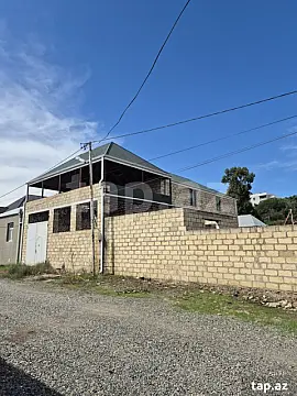 Satılır 5 otaqlı həyət evi