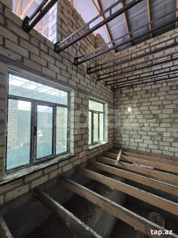 Satılır 5 otaqlı həyət evi