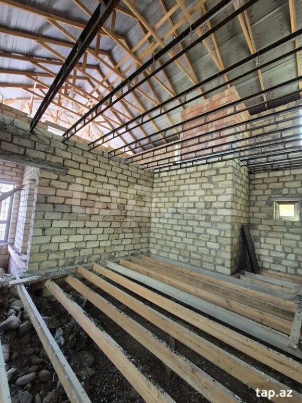 Satılır 5 otaqlı həyət evi