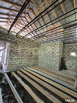 Satılır 5 otaqlı həyət evi