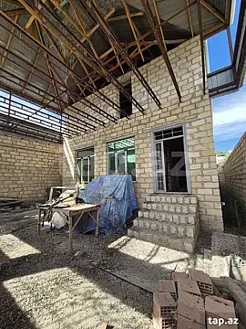 Satılır 5 otaqlı həyət evi