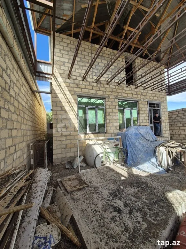 Satılır 5 otaqlı həyət evi