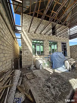 Satılır 5 otaqlı həyət evi