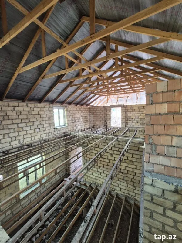 Satılır 5 otaqlı həyət evi