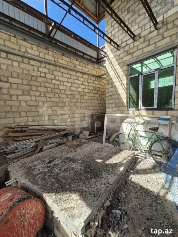 Satılır 5 otaqlı həyət evi