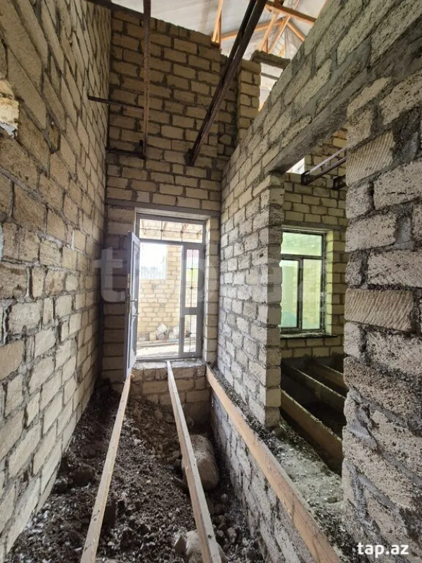 Satılır 5 otaqlı həyət evi