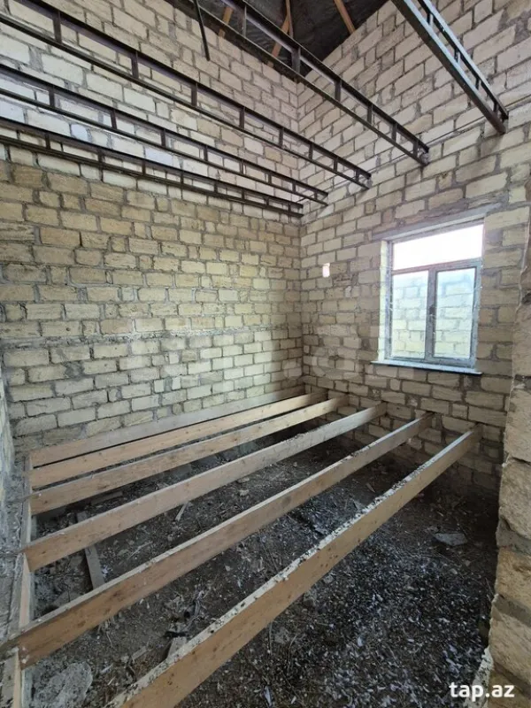 Satılır 5 otaqlı həyət evi