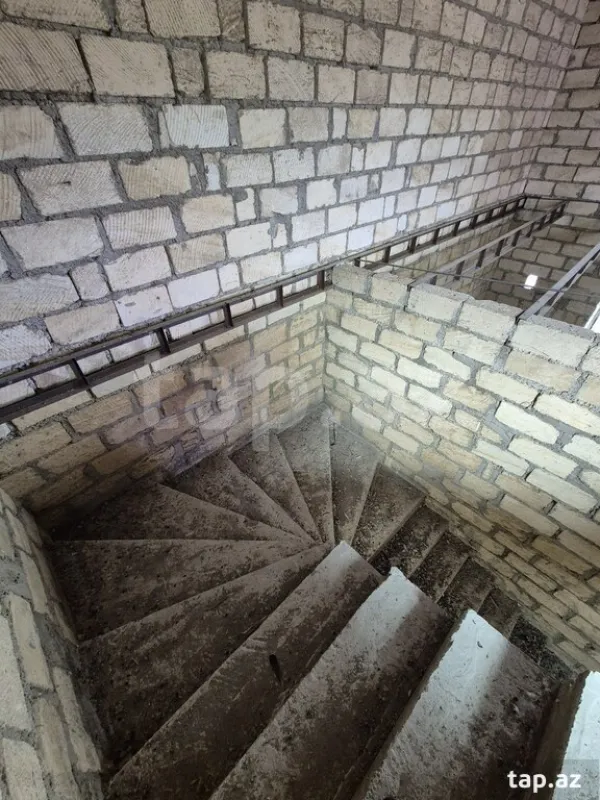 Satılır 5 otaqlı həyət evi