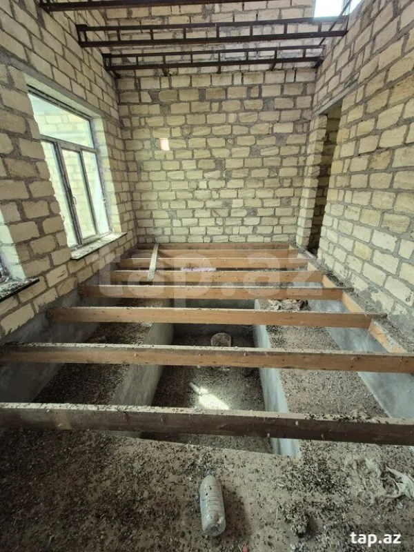 Satılır 5 otaqlı həyət evi