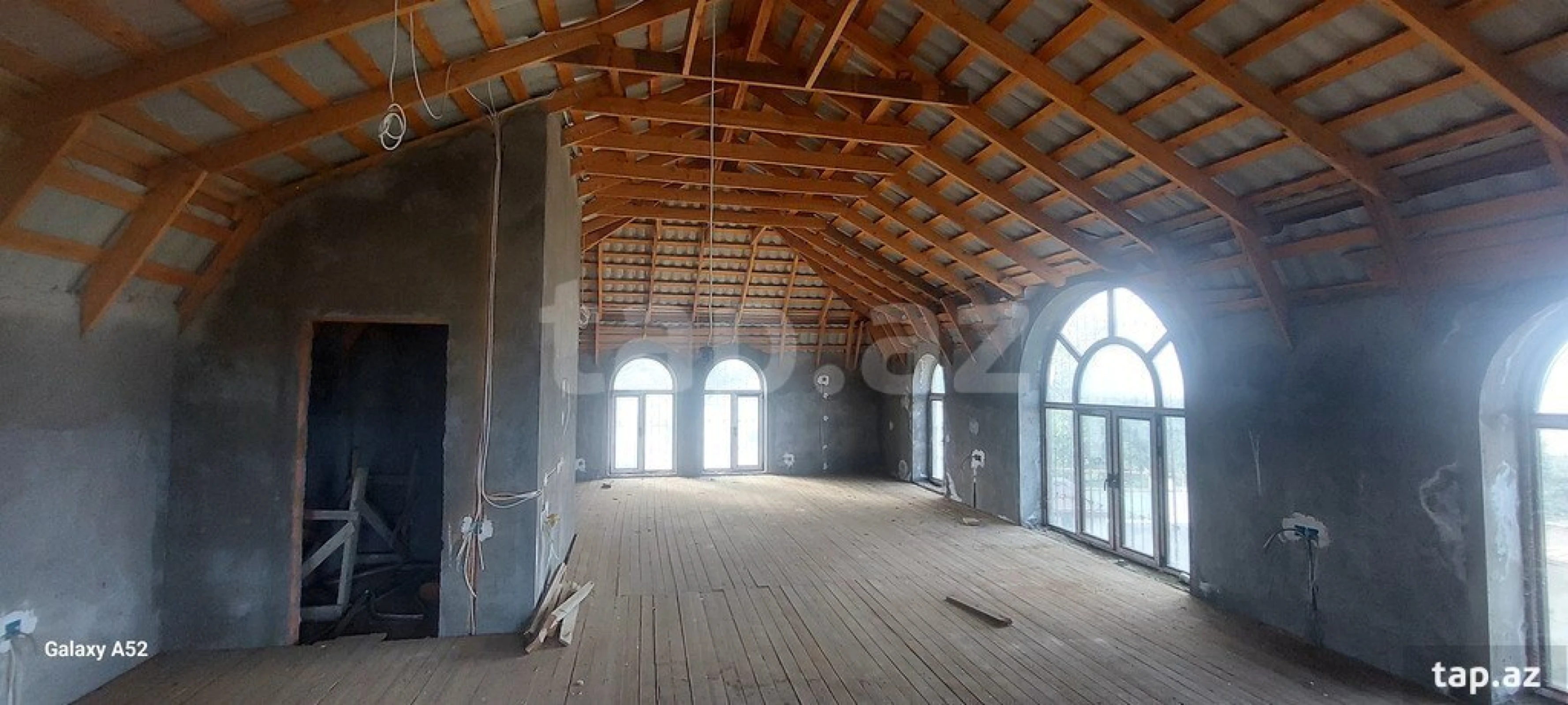 Satılır 5 otaqlı həyət evi 200 m²