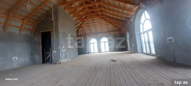 Satılır 5 otaqlı həyət evi 200 m²