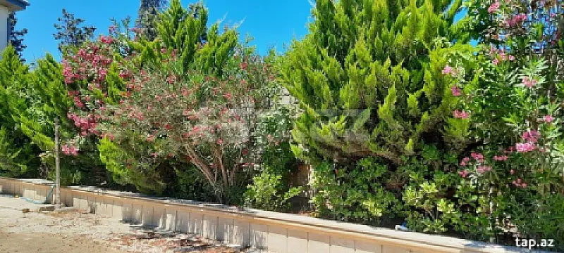 Kirayə verilir 9 otaqlı həyət evi