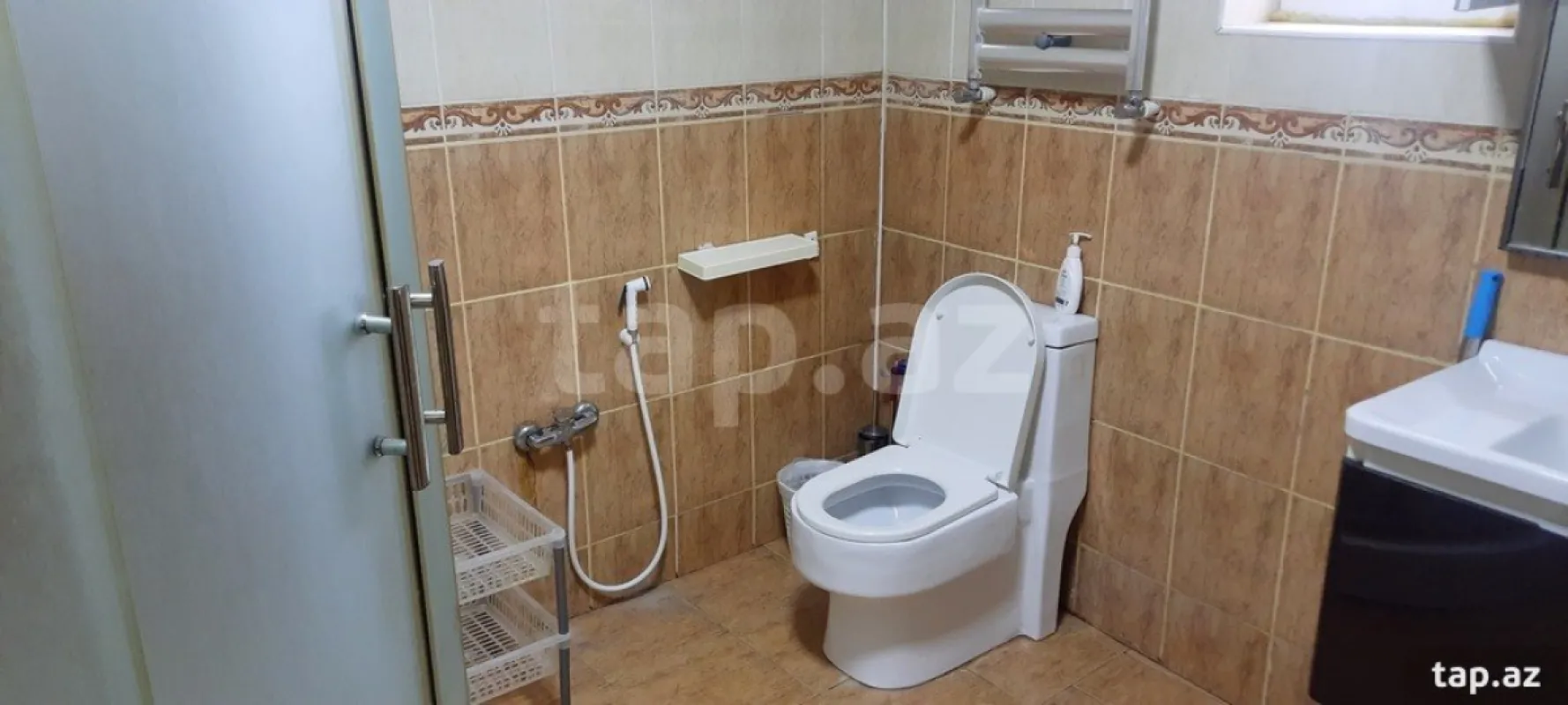 Kirayə verilir 9 otaqlı həyət evi