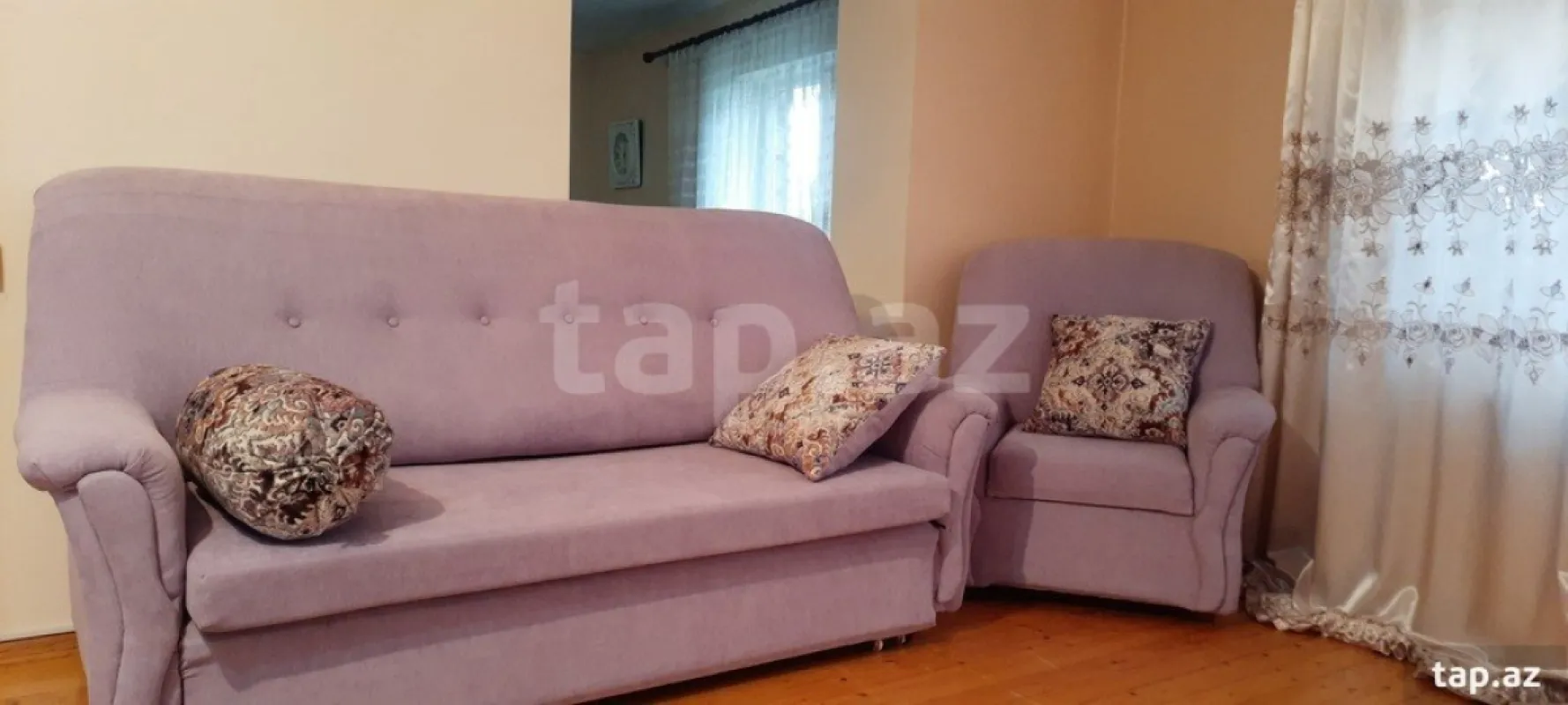 Kirayə verilir 9 otaqlı həyət evi