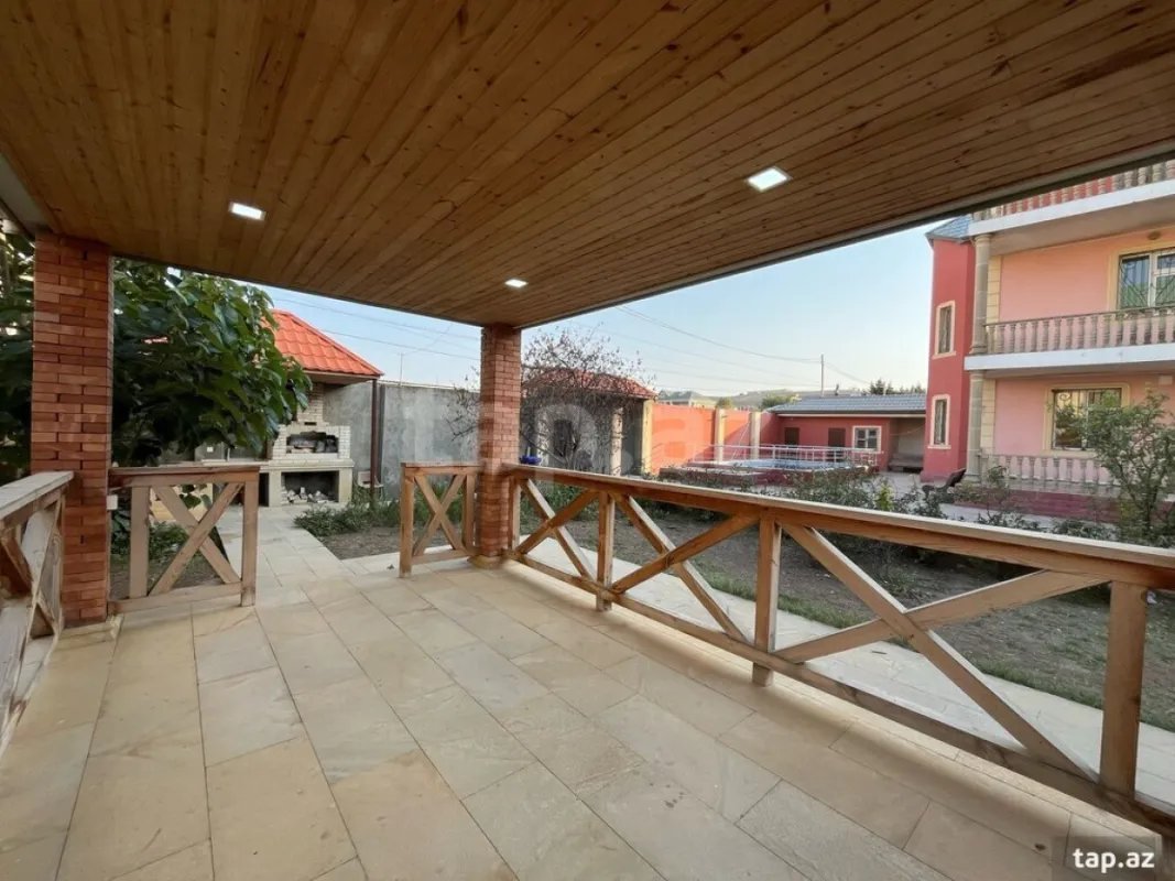 Satılır 7 otaqlı həyət evi