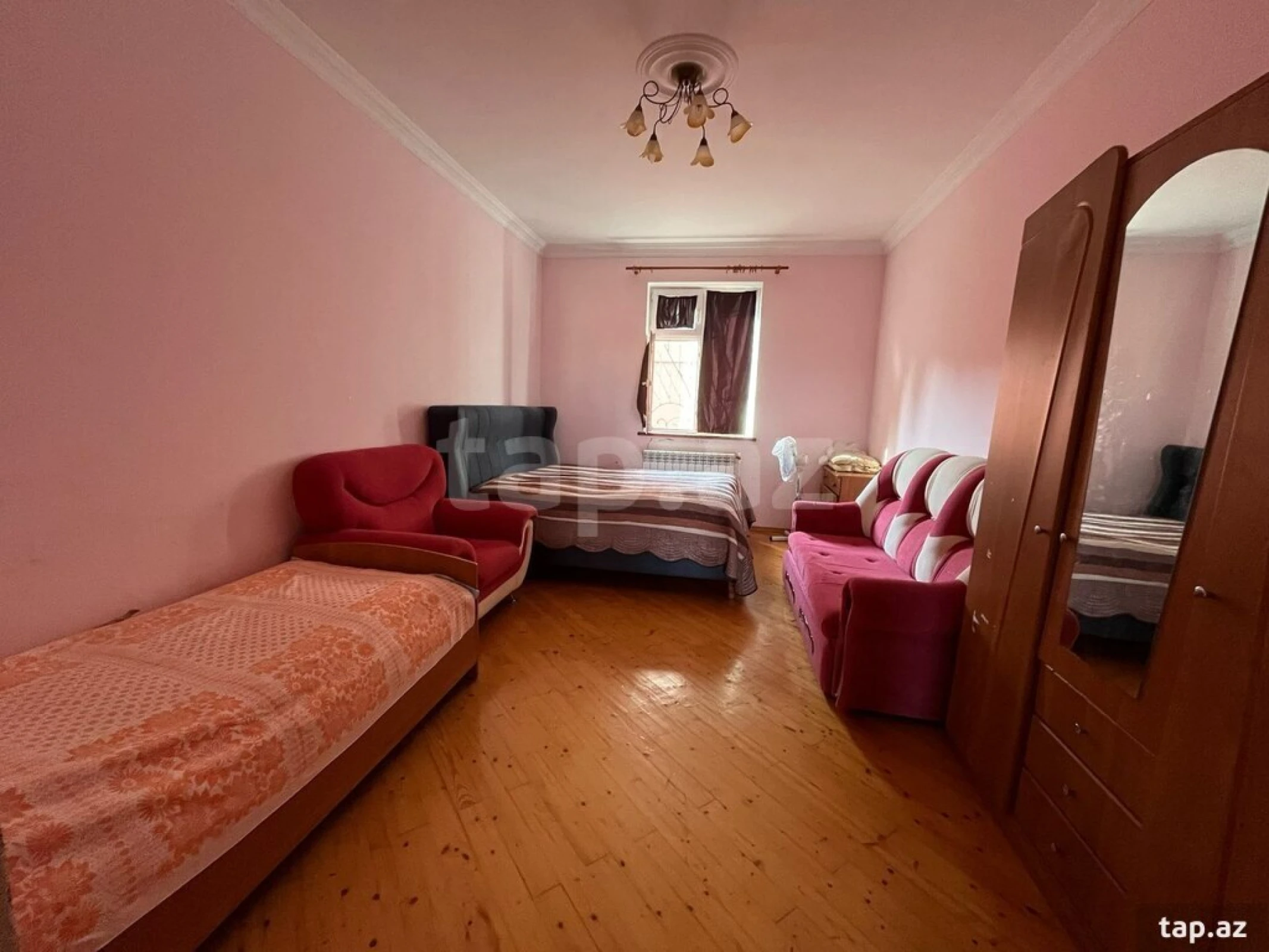 Satılır 7 otaqlı həyət evi