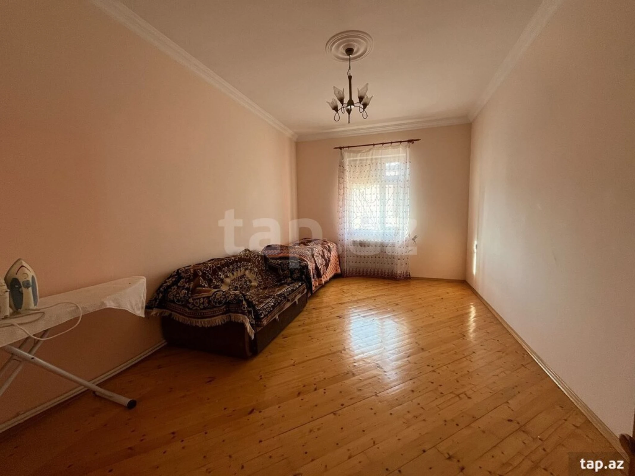 Satılır 7 otaqlı həyət evi