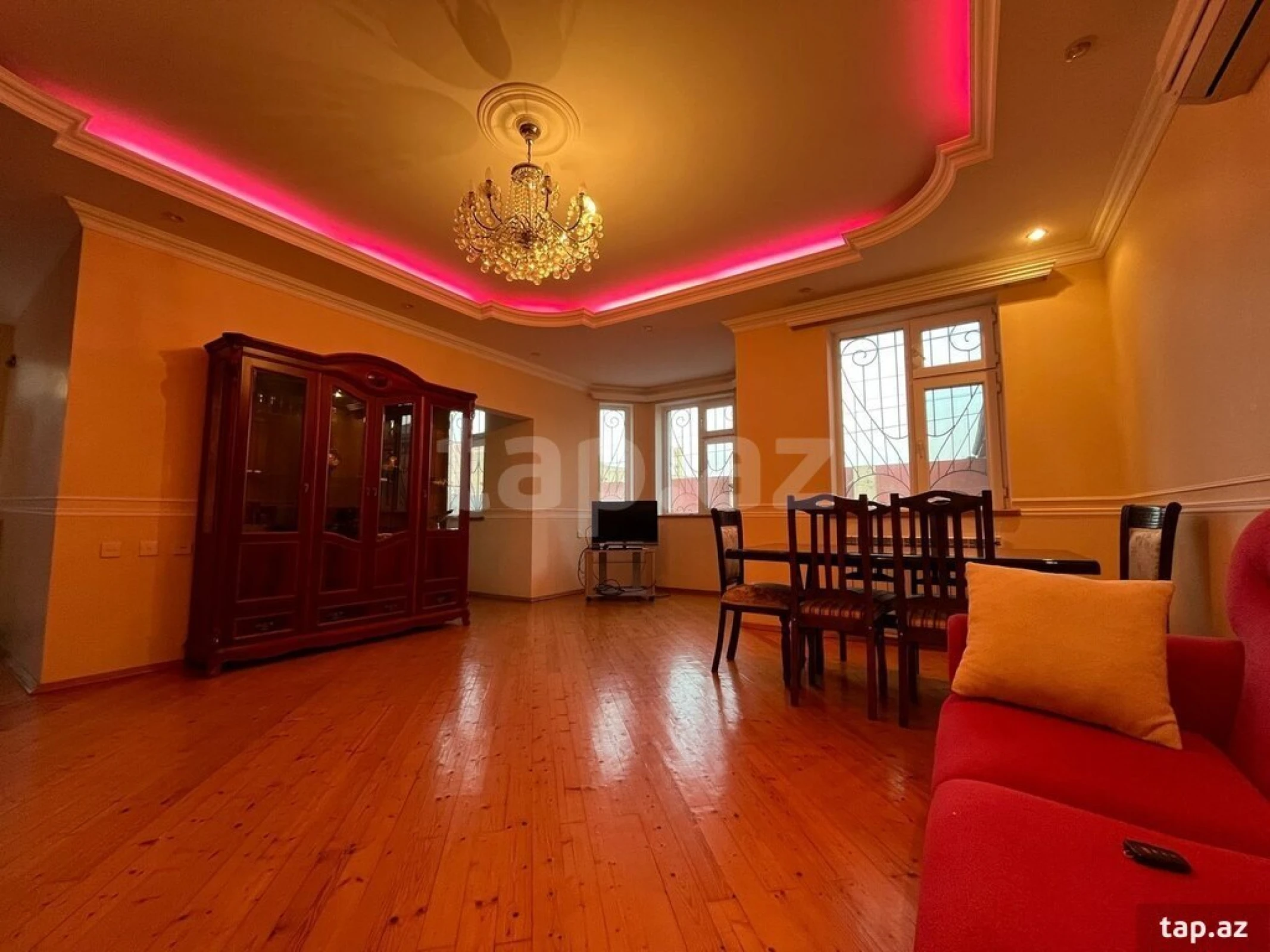 Satılır 7 otaqlı həyət evi