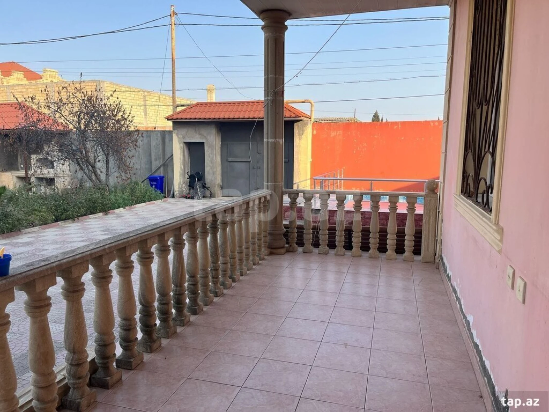 Satılır 7 otaqlı həyət evi