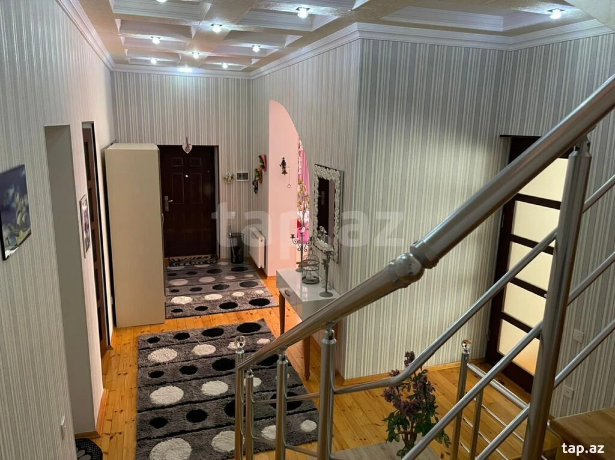 Satılır 5 otaqlı həyət evi