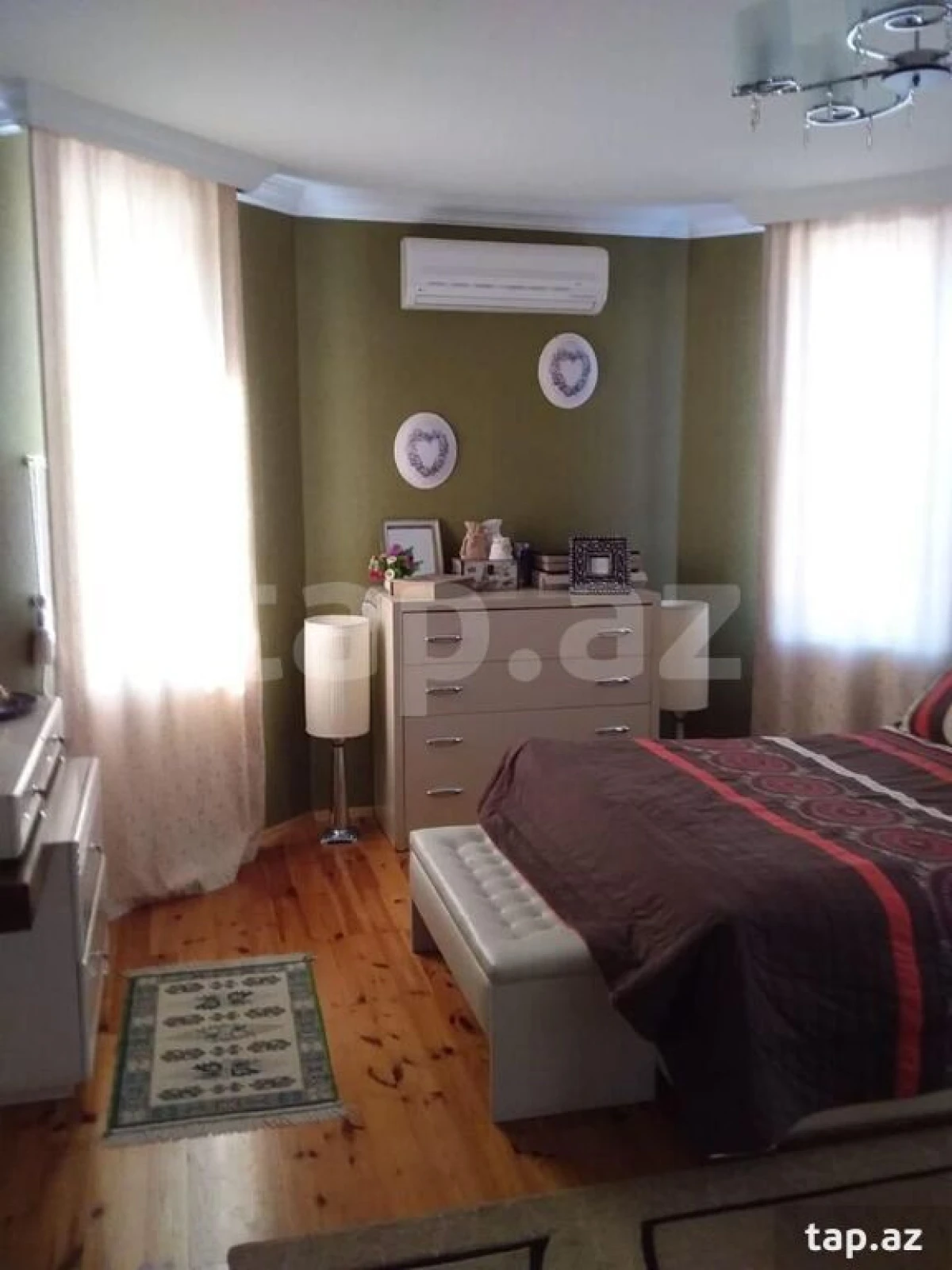 Satılır 5 otaqlı həyət evi