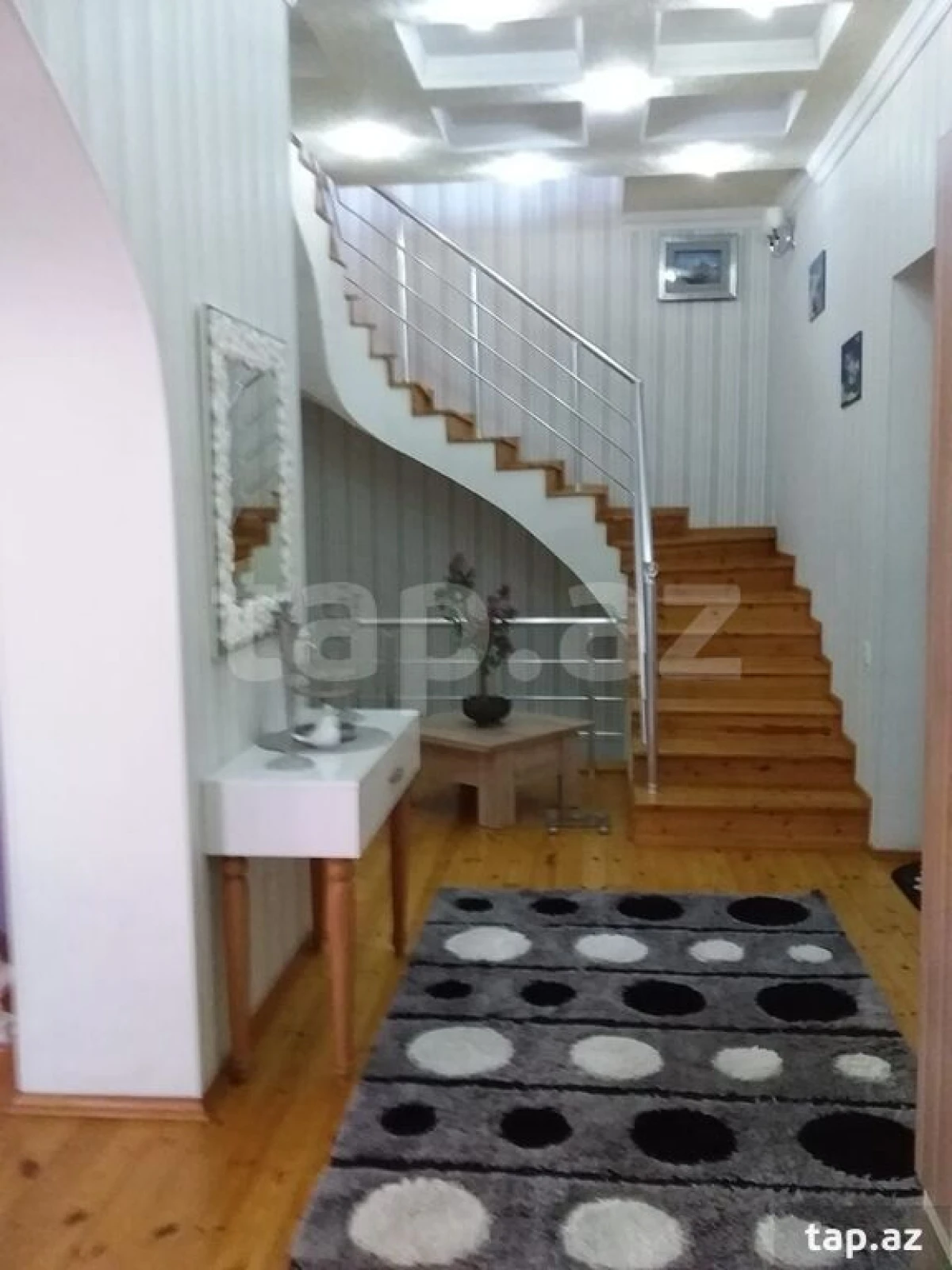 Satılır 5 otaqlı həyət evi