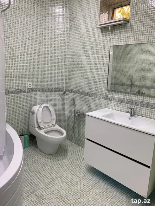 Satılır 5 otaqlı həyət evi