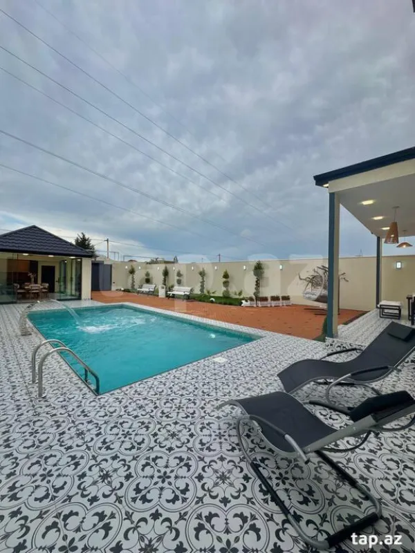 Satılır 4 otaqlı həyət evi