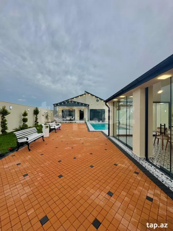 Satılır 4 otaqlı həyət evi