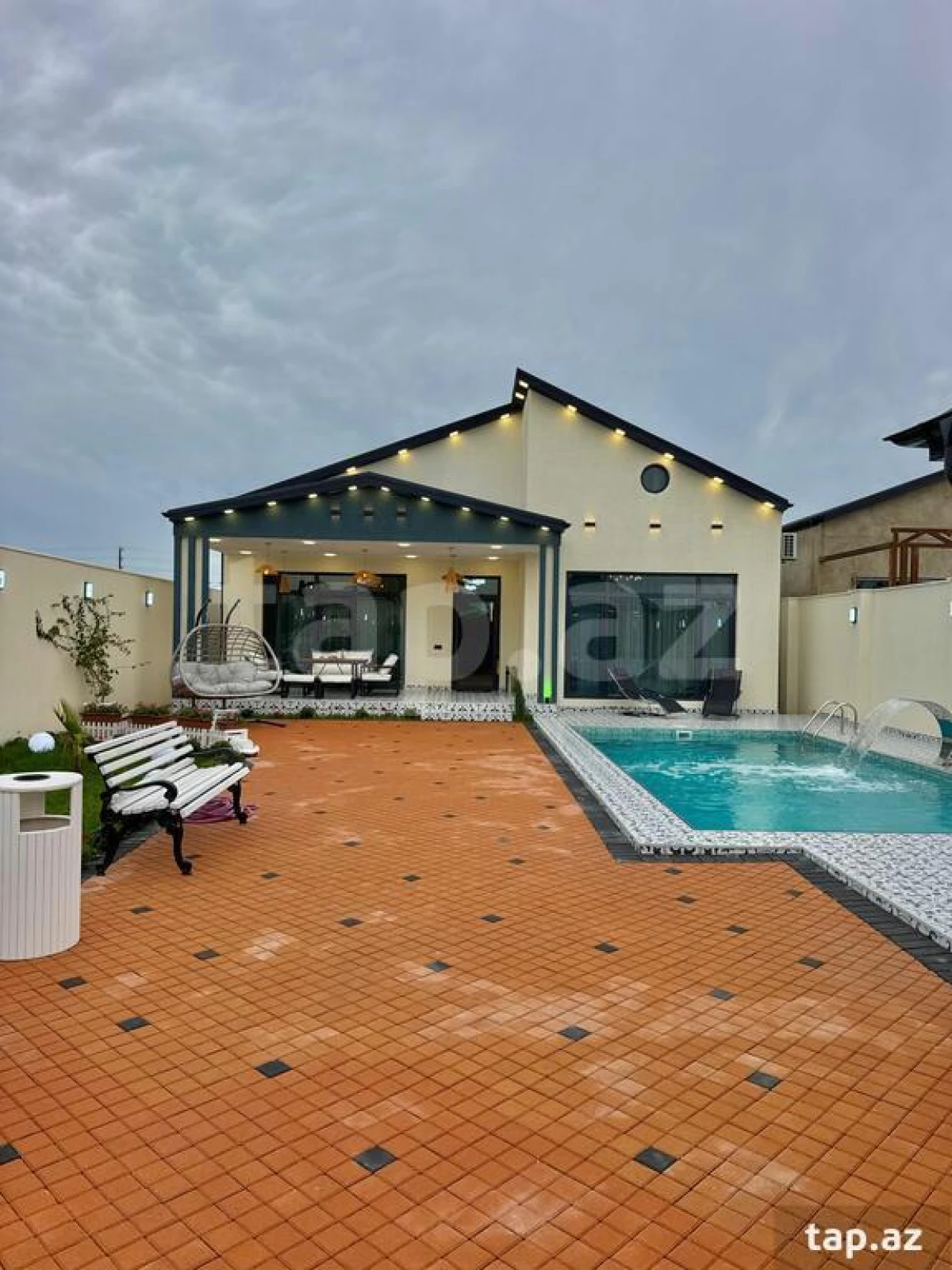 Satılır 4 otaqlı həyət evi