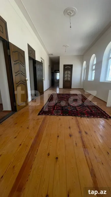 Kirayə verilir 5 otaqlı həyət evi