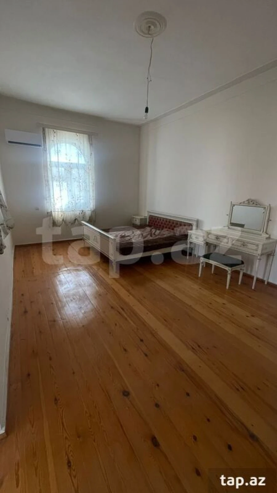 Kirayə verilir 5 otaqlı həyət evi