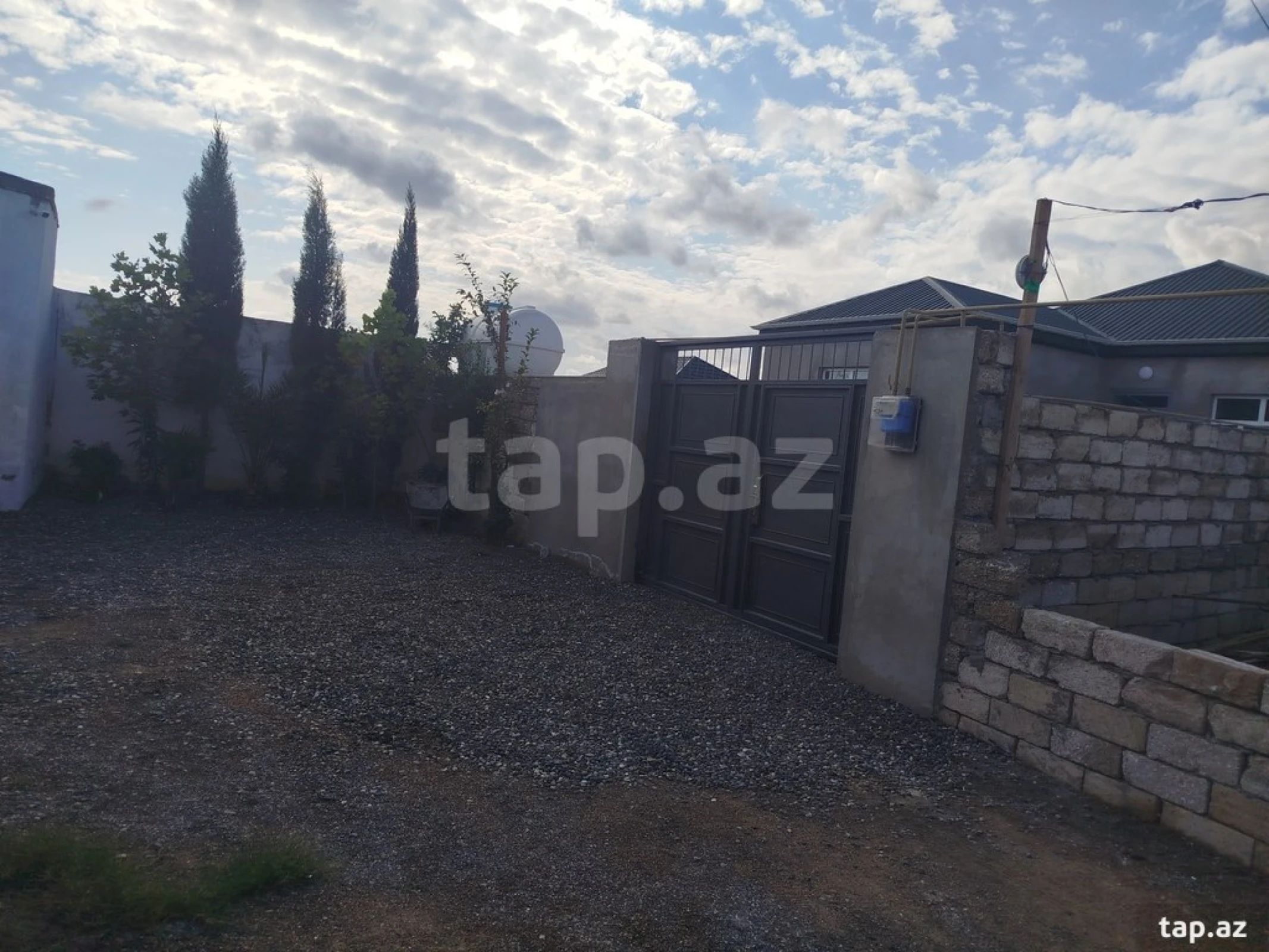 Satılır 3 otaqlı həyət evi