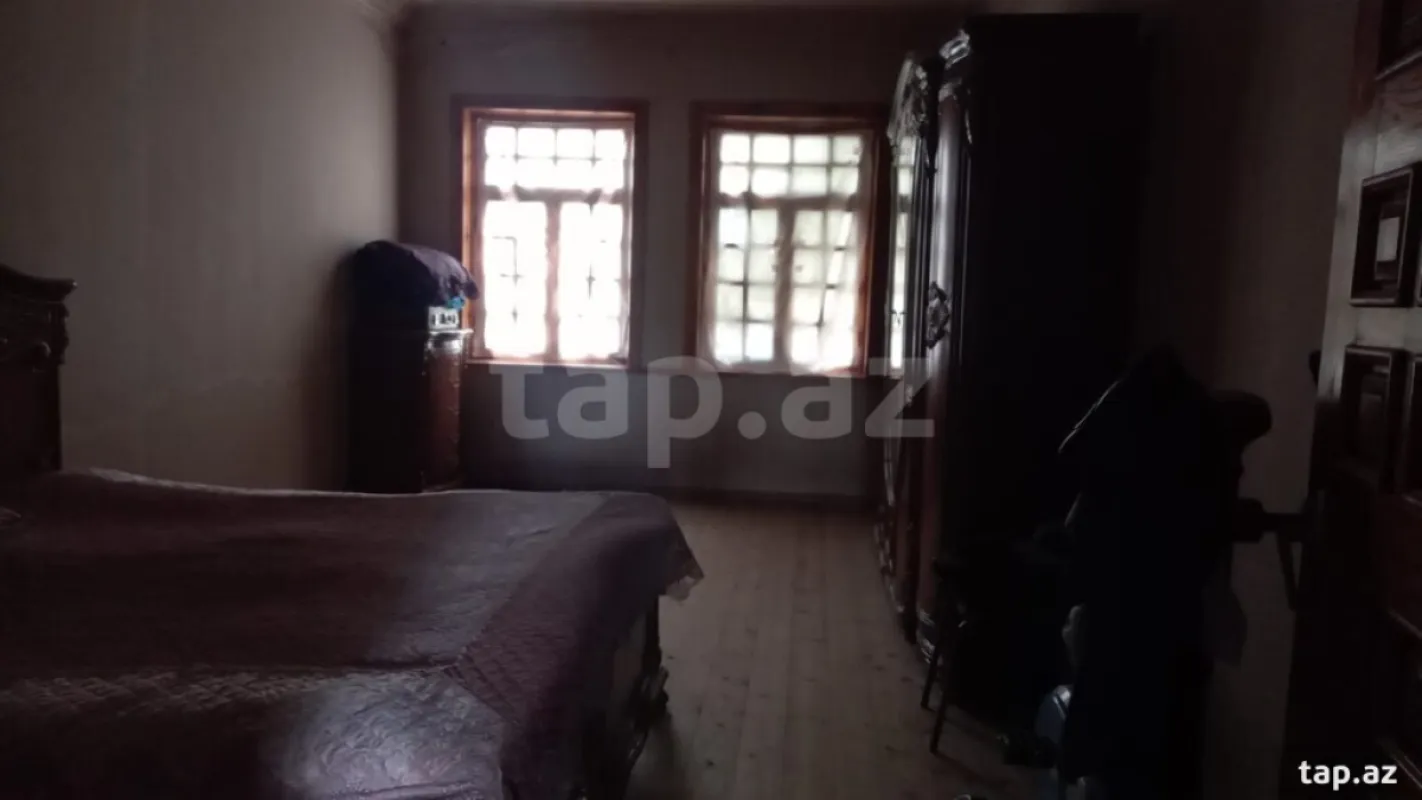 Satılır 4 otaqlı həyət evi