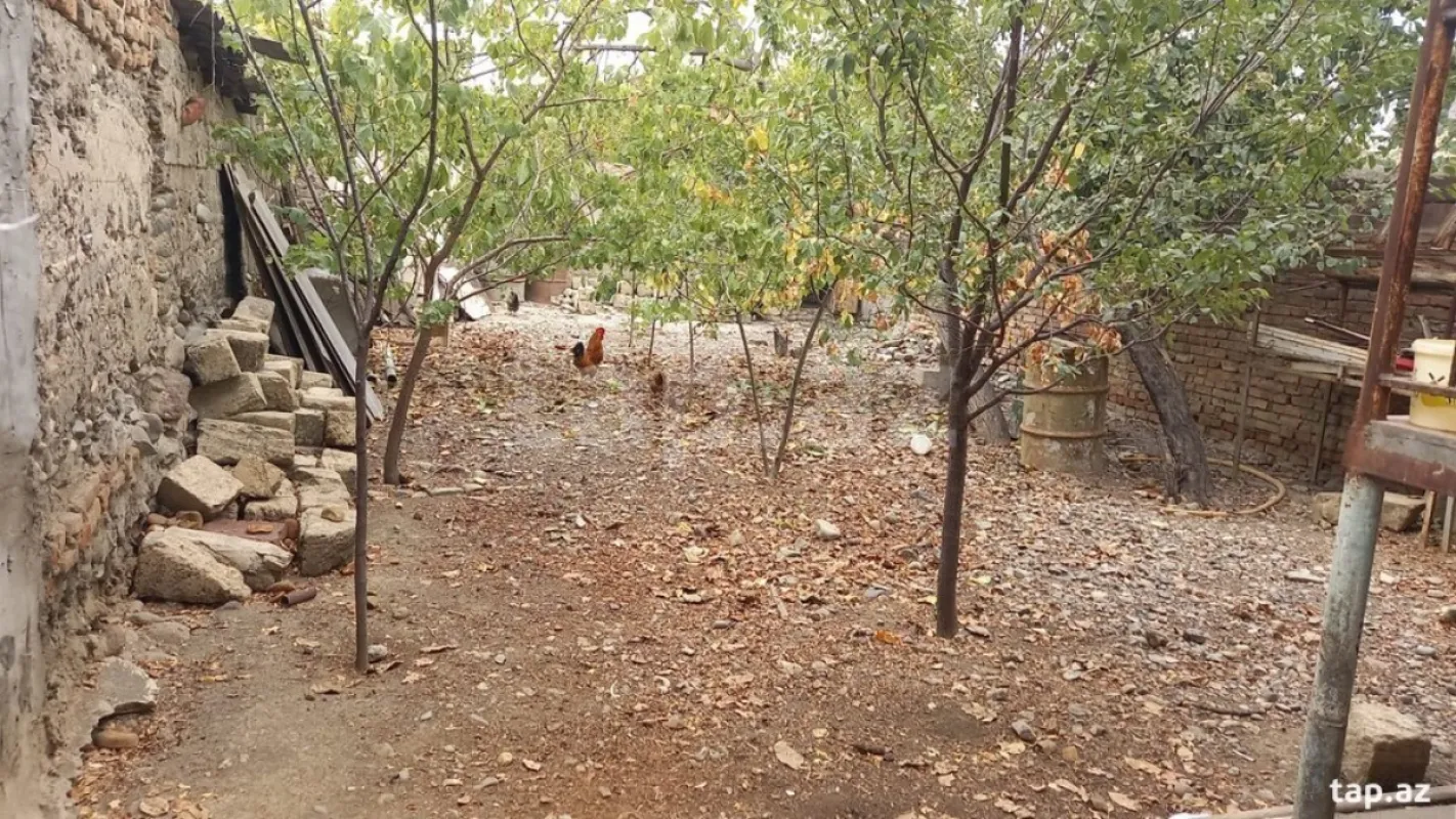 Satılır 4 otaqlı həyət evi