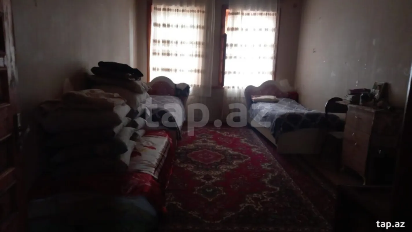 Satılır 4 otaqlı həyət evi