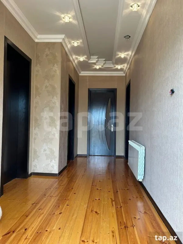 Satılır 6 otaqlı həyət evi