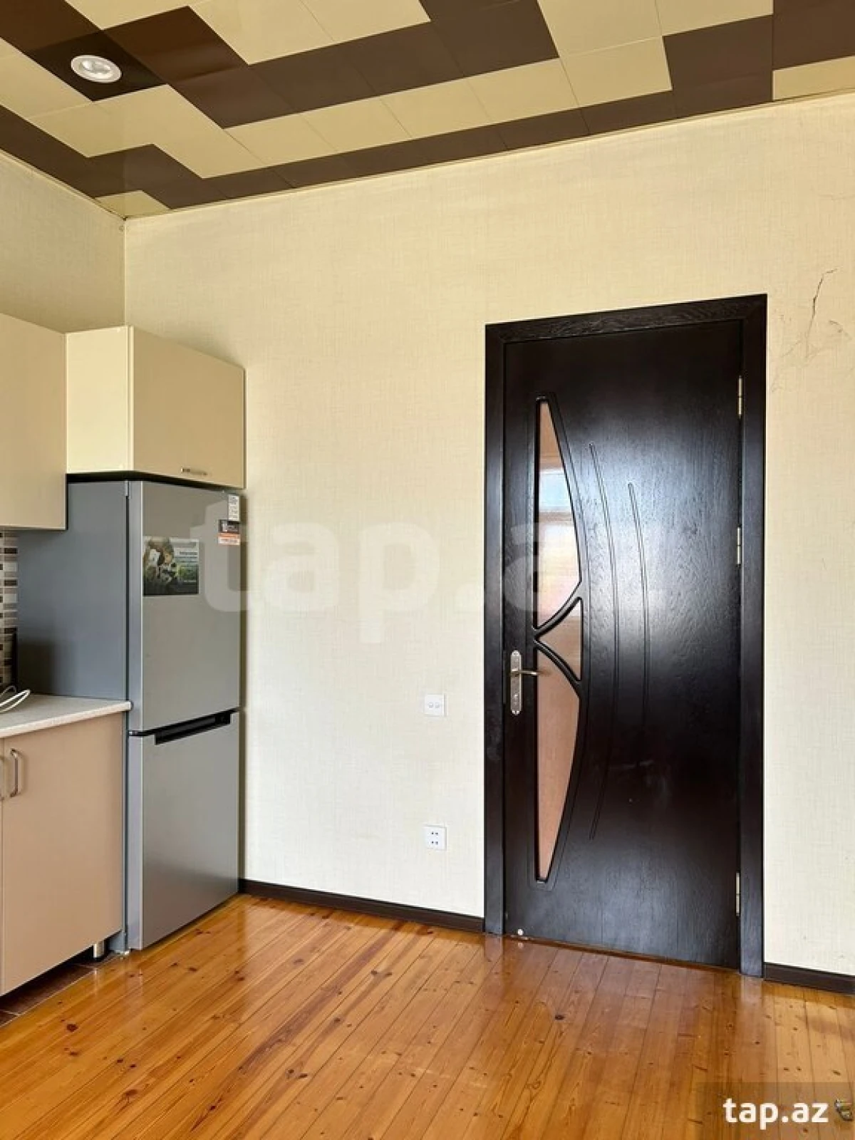 Satılır 6 otaqlı həyət evi