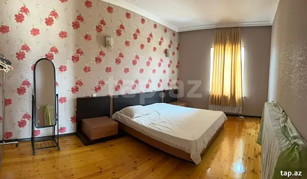 Satılır 6 otaqlı həyət evi