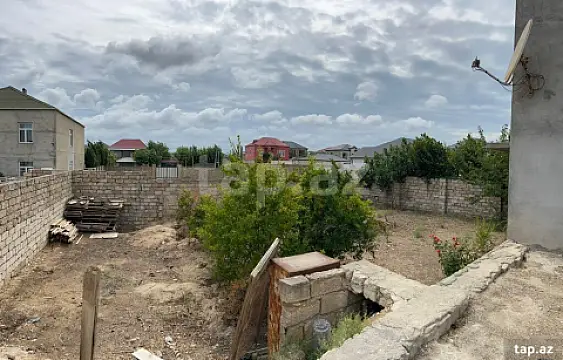 Satılır 6 otaqlı həyət evi